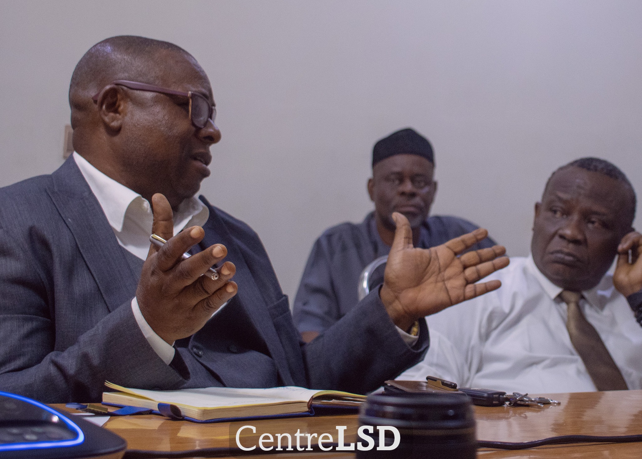 Policy Dialogue on the Credibility Threshold of Elections